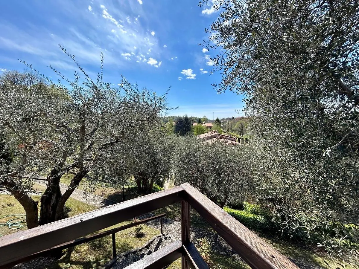Sunflower Apartment Peschiera del Garda 0*,  Italia