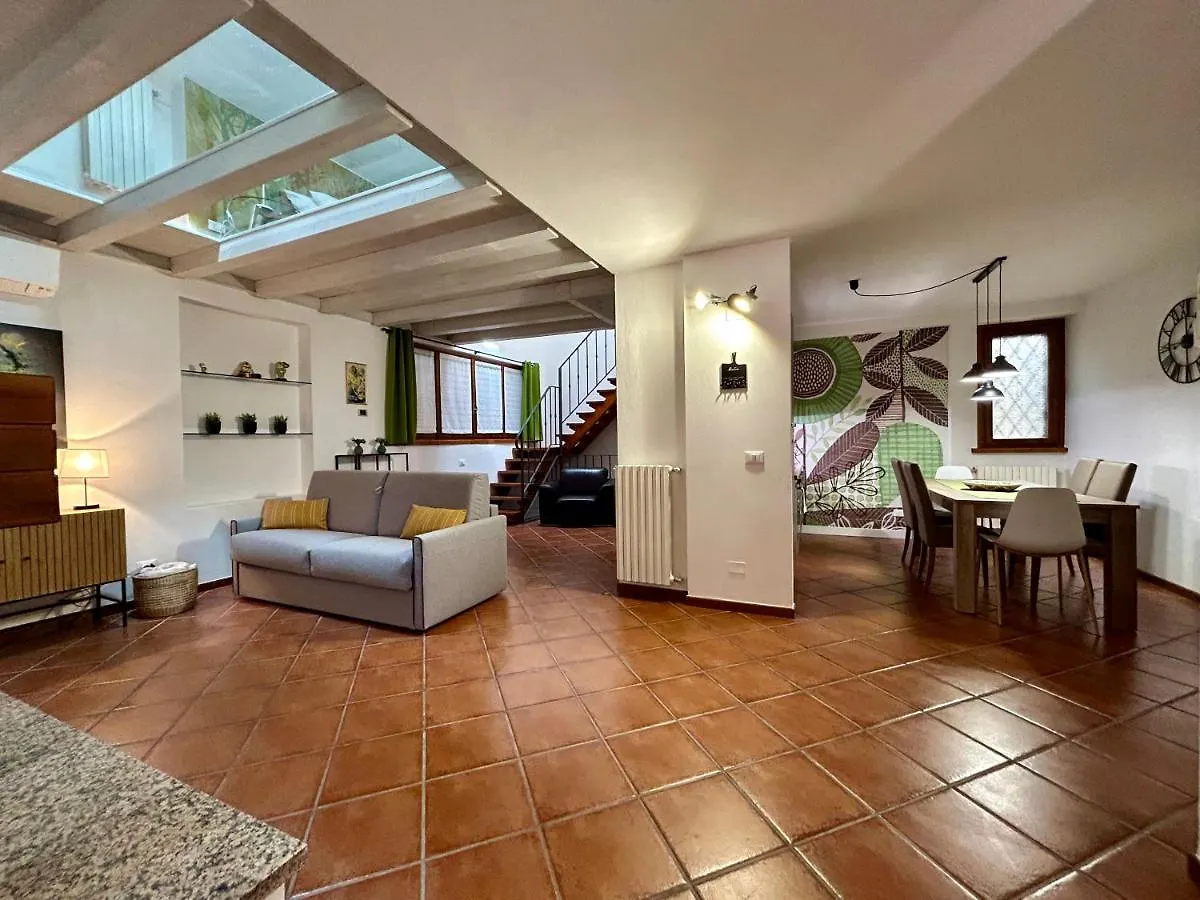 Ferienhaus Sunflower Apartment Peschiera del Garda